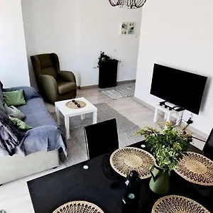 Adelfas Apartamento